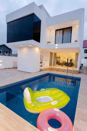 Ultra Modern 3bedroom townhouse